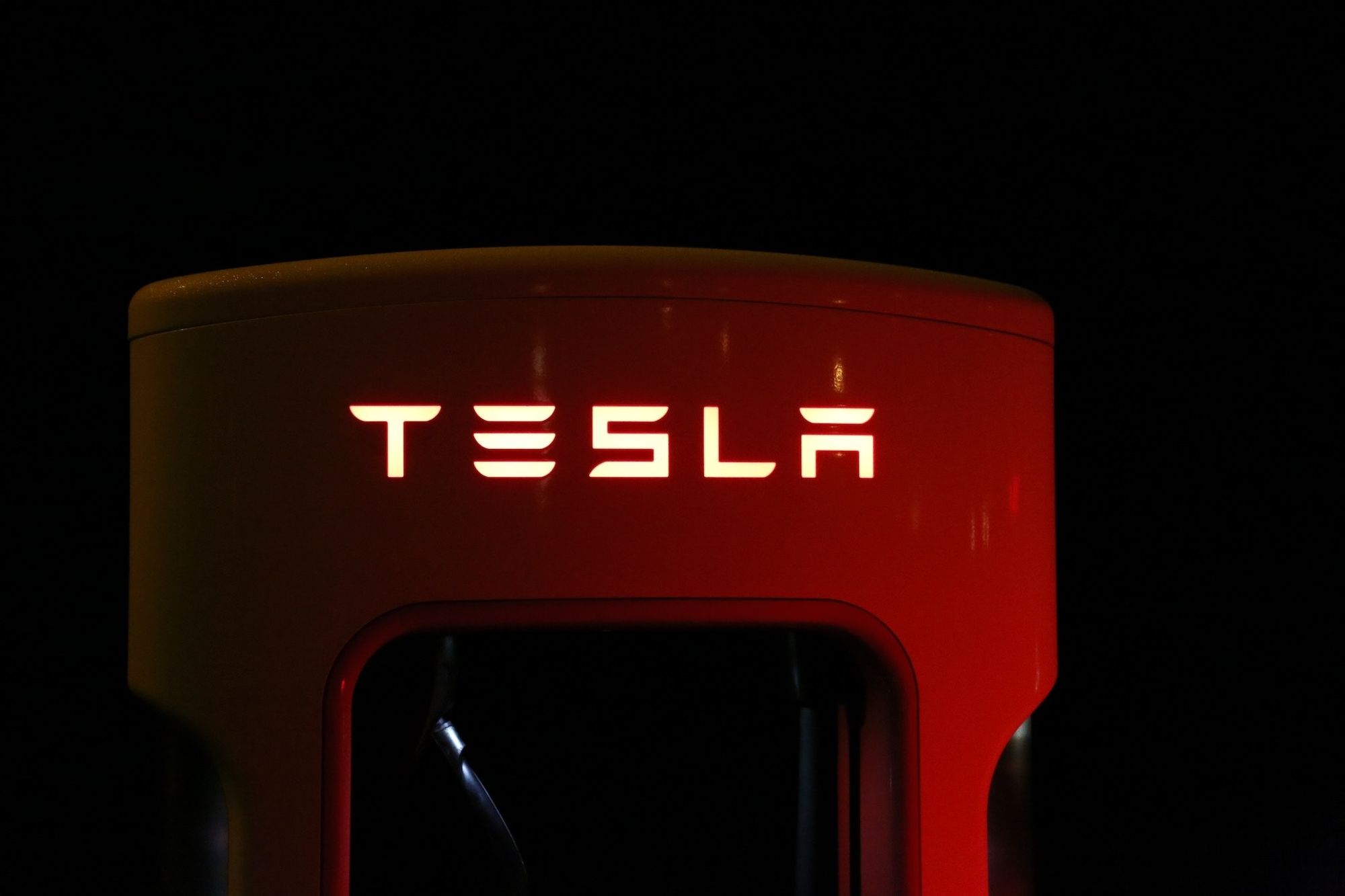 Industri Manufaktur Tesla/ Photo by Pexels