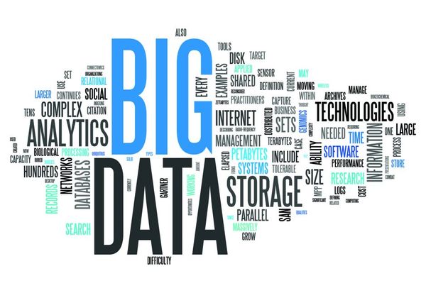 Big Data dalam Manufaktur/Photo by Expert Soft Blog