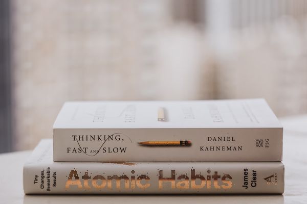 Buku "Atomic Habits"/Photo by Unsplash